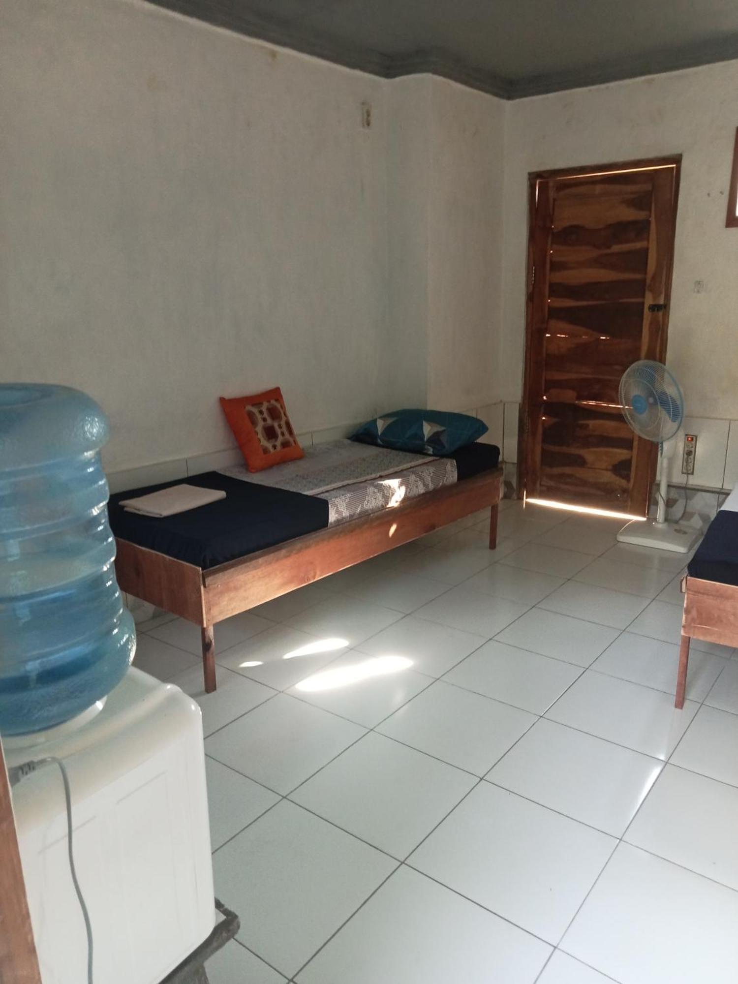Atb Hostel Ловина Экстерьер фото