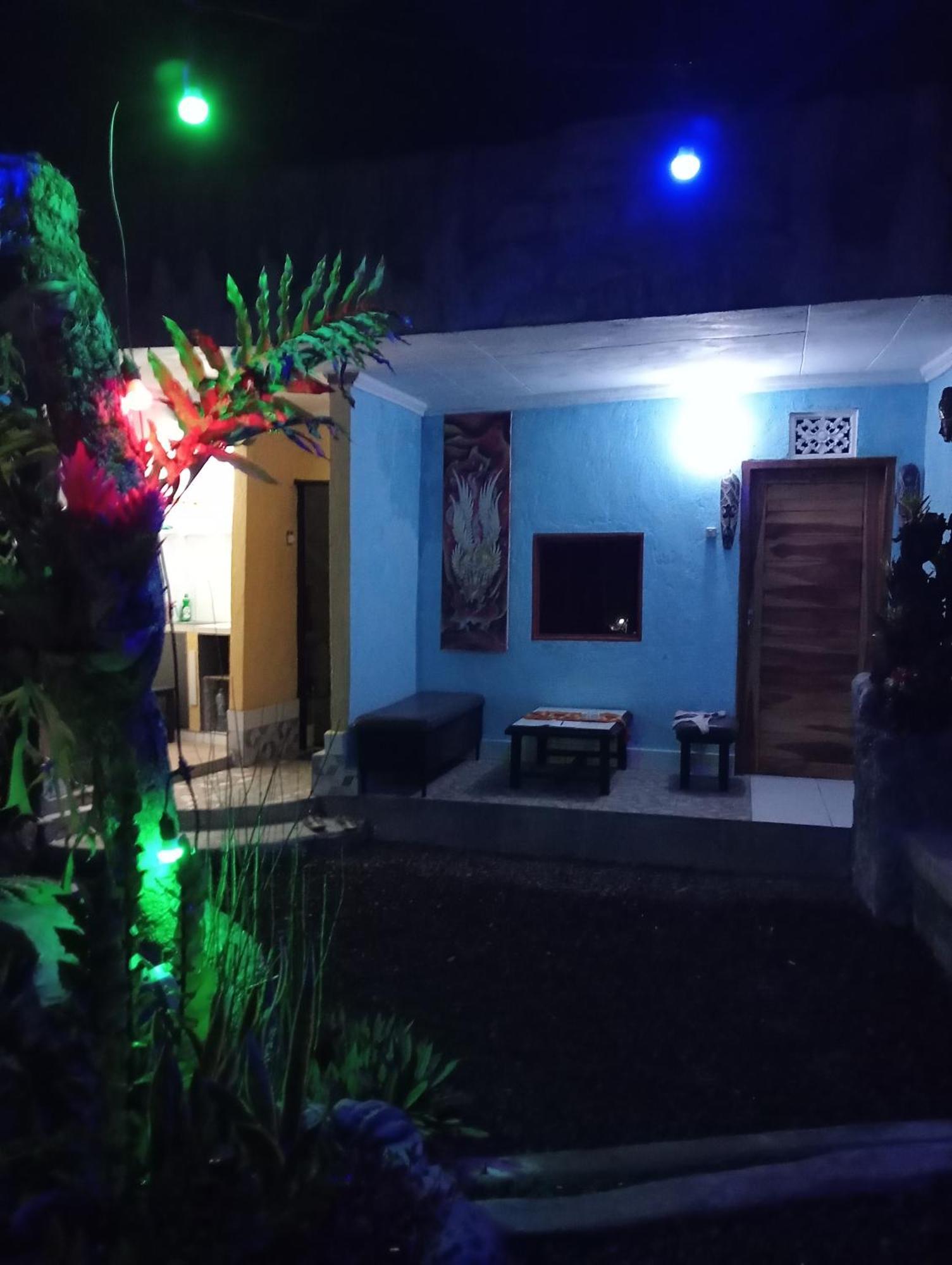 Atb Hostel Ловина Экстерьер фото